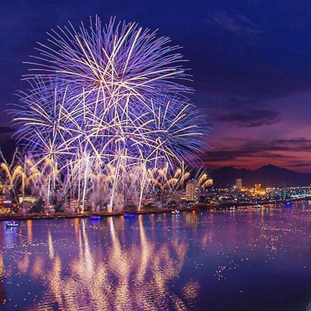 Ibiza Riverfront Da Nang Hotel Powered By Aston Exterior photo
