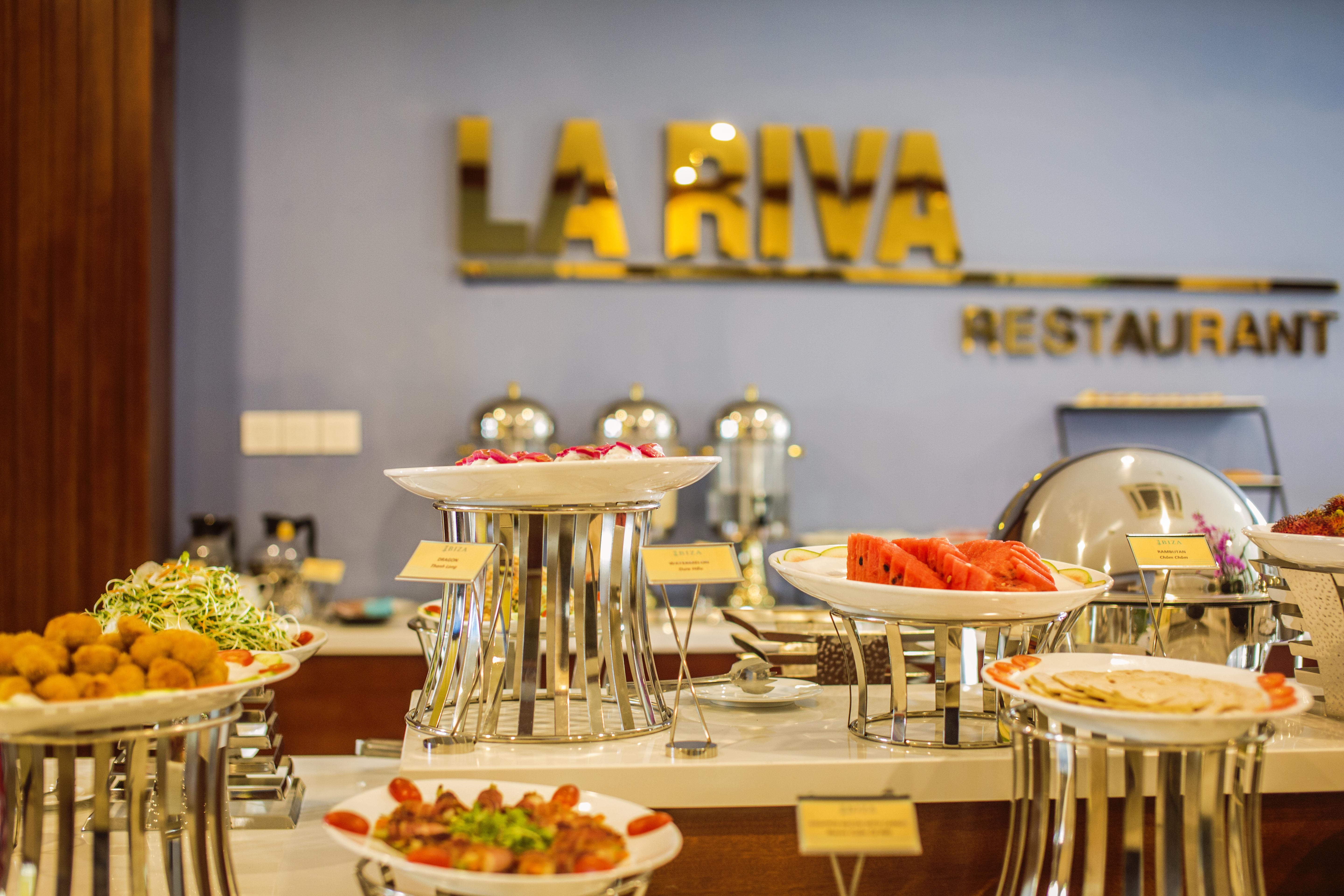 Ibiza Riverfront Da Nang Hotel Powered By Aston Exterior photo