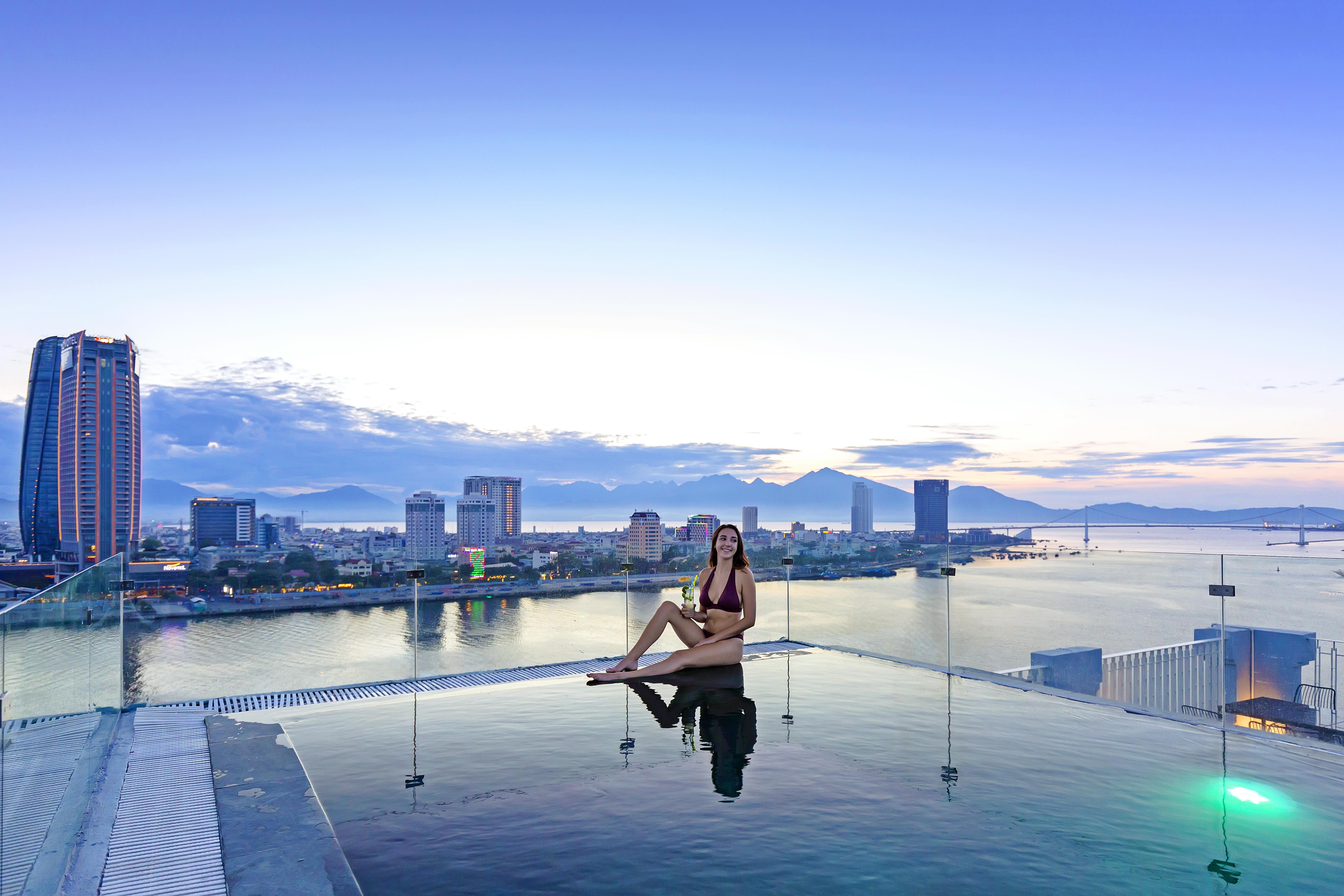 Ibiza Riverfront Da Nang Hotel Powered By Aston Exterior photo