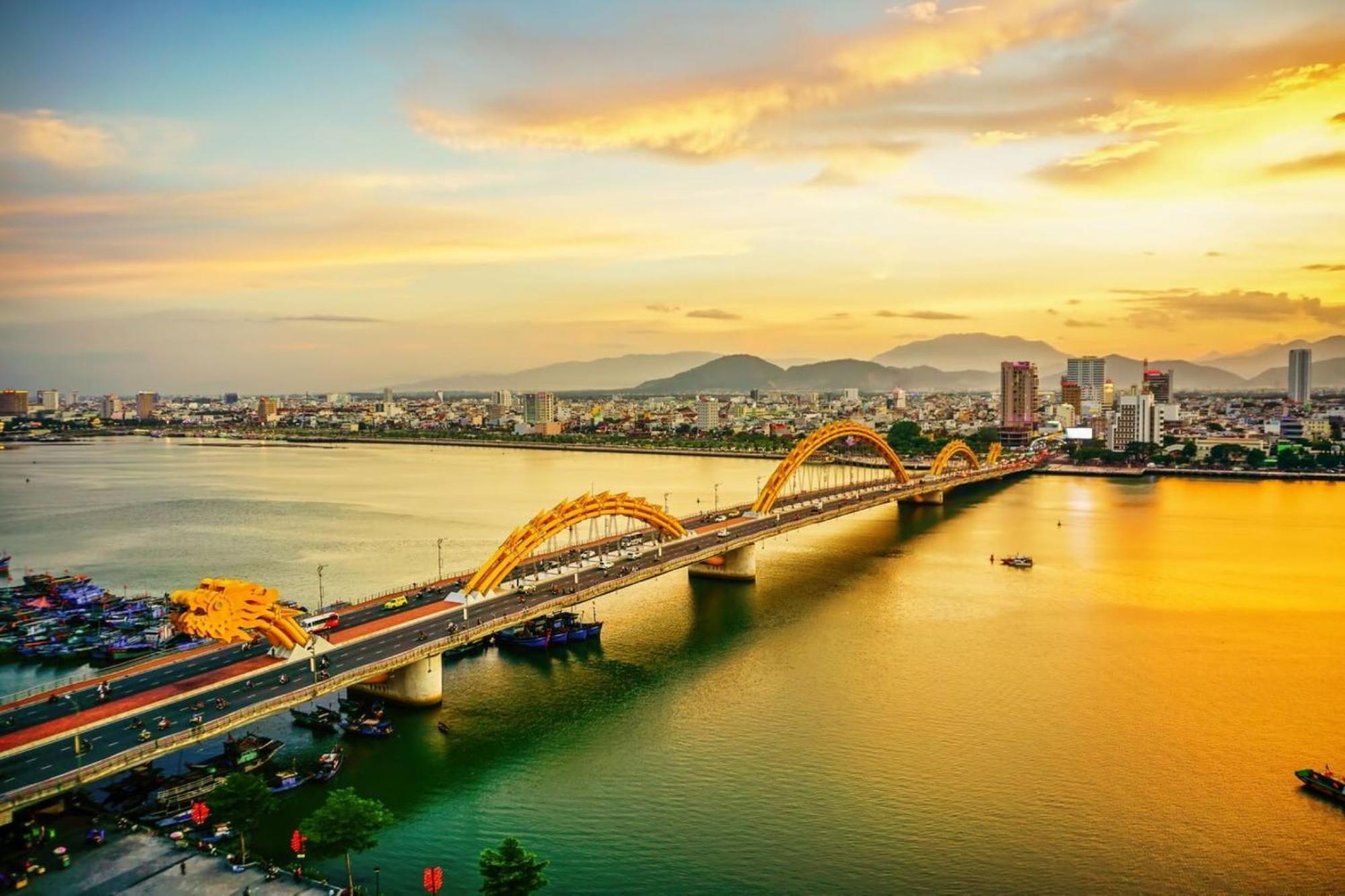 Ibiza Riverfront Da Nang Hotel Powered By Aston Exterior photo