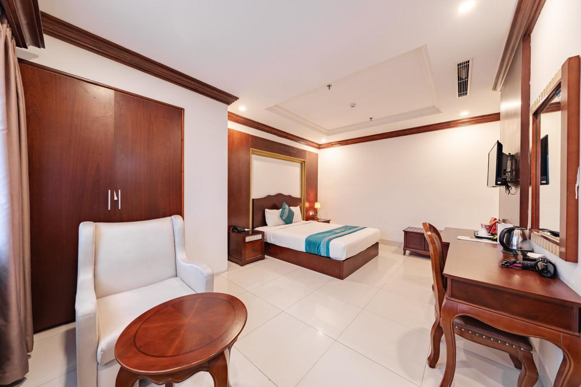 Ibiza Riverfront Da Nang Hotel Powered By Aston Exterior photo