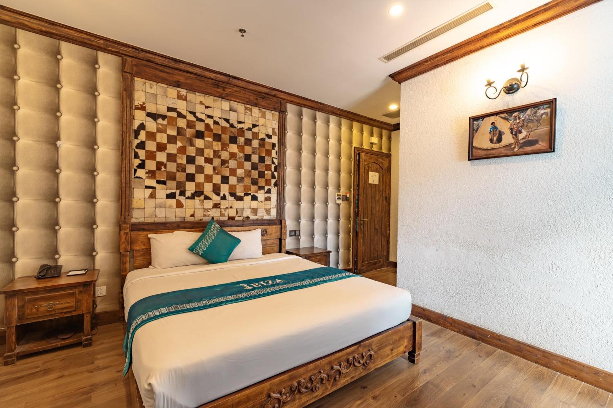 Ibiza Riverfront Da Nang Hotel Powered By Aston Exterior photo