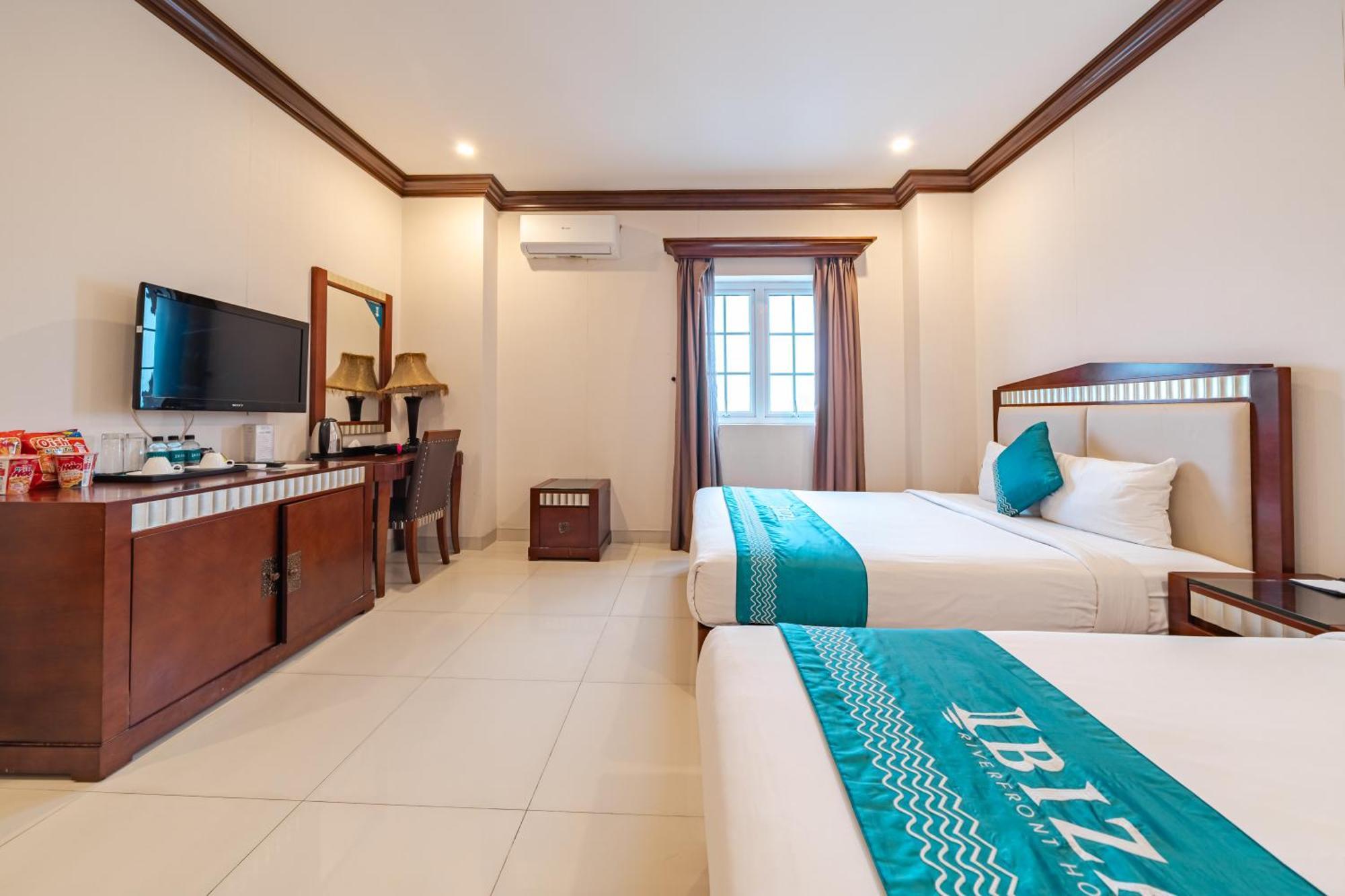 Ibiza Riverfront Da Nang Hotel Powered By Aston Exterior photo